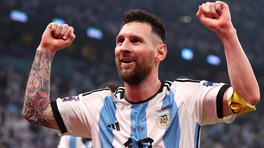Pele lauds Messi