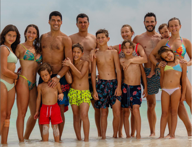 Luis Suarez Is Enjoying A Lovely Family Vacation With Wife Sofi Balbi And His Three Kids