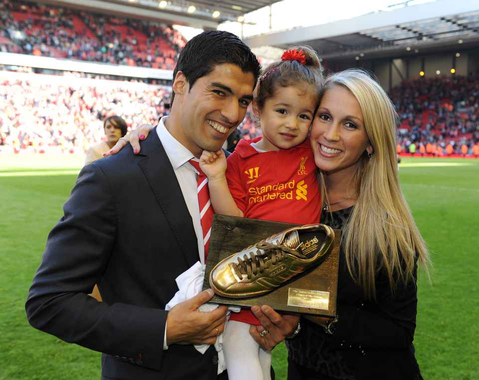Luis Suarez Is Enjoying A Lovely Family Vacation With Wife Sofia Balbi And His Three Kids