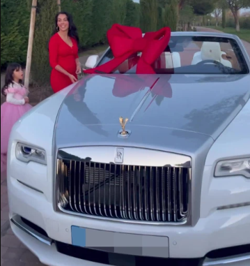 Cristiano Ronaldo gives Georgina Rodriguez a lavish £300,000 Rolls Royce Dawn convertible for Christmas