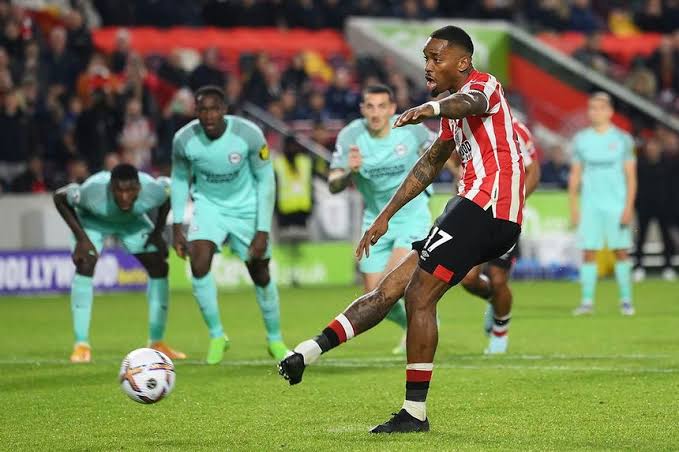 Ivan Toney taking a penalty for Brentford