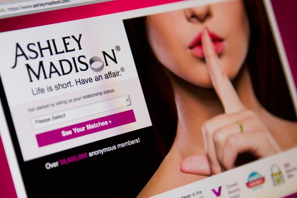 Ashley Madison Makes A Humorous Offer To Gerard Pique Following Divorce With Shakira