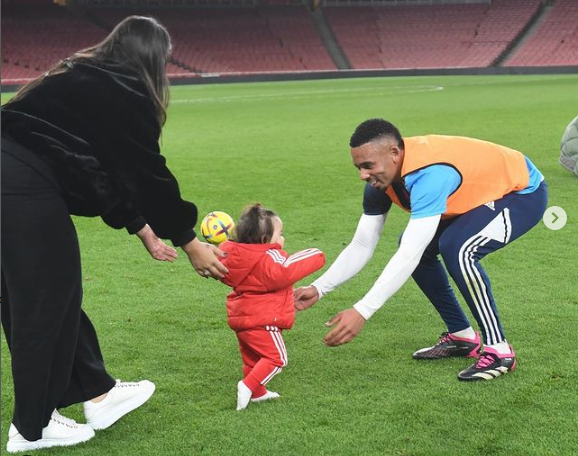 Gabriel Jesus Enjoys Day With Partner Raiane Lima And Daughter Helena