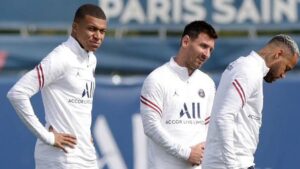  Arsenal's attacking trio or Paris Saint Germain attacking trio, which do you prefer?
