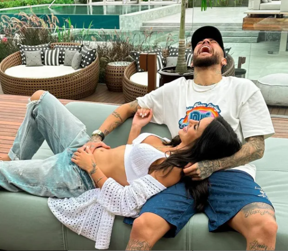 Neymar And Gorgeous Lover Bruna Biancardi Announces Incoming Child