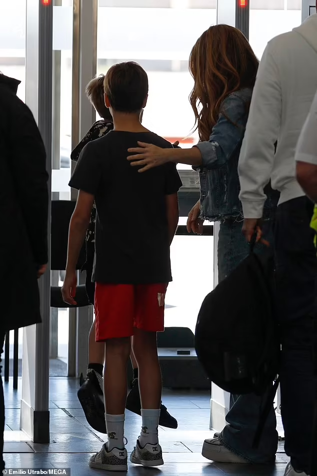 Shakira Leaves Barcelona After Gerard Pique's Father Gave Her Eviction Notice