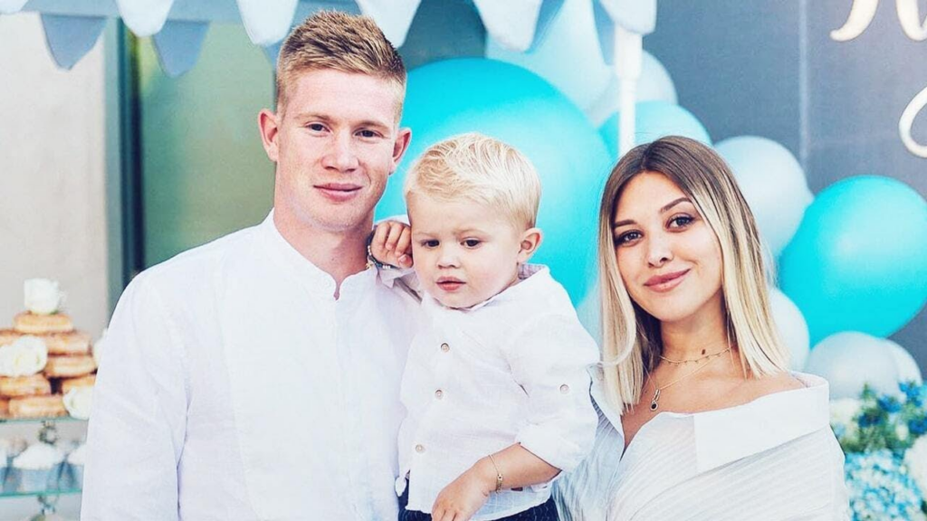 Kevin De Bruyne Takes Cheshire Stroll With His Wife Michele