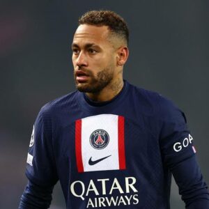 Neymar is willing to reduce his wage to join Barcelona
