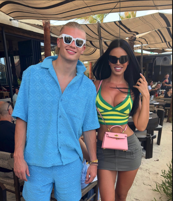Erling Haaland Poses With World Cup Sexiest Fan Ivana Knoll