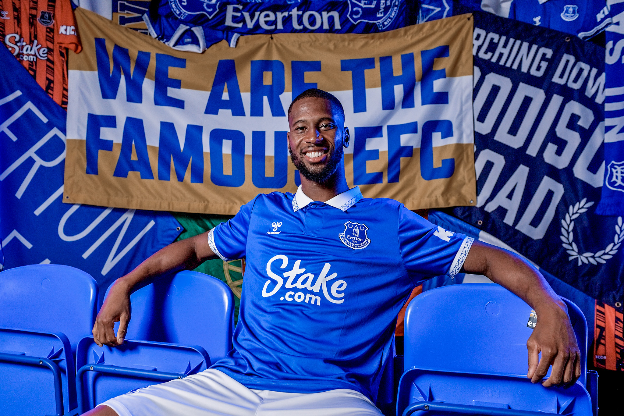 Evertons Beto Moved From Being Kfc Attendant To The Premier League In