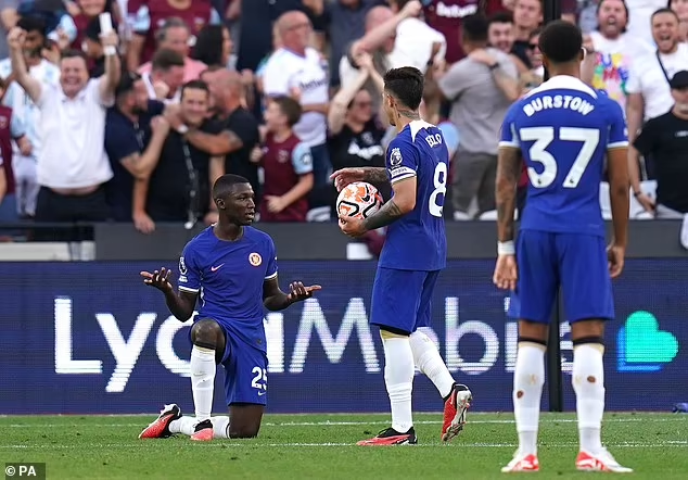 Jamie Carragher Labels Chelsea's £115m Moises Caicedo's Debut A Nightmare