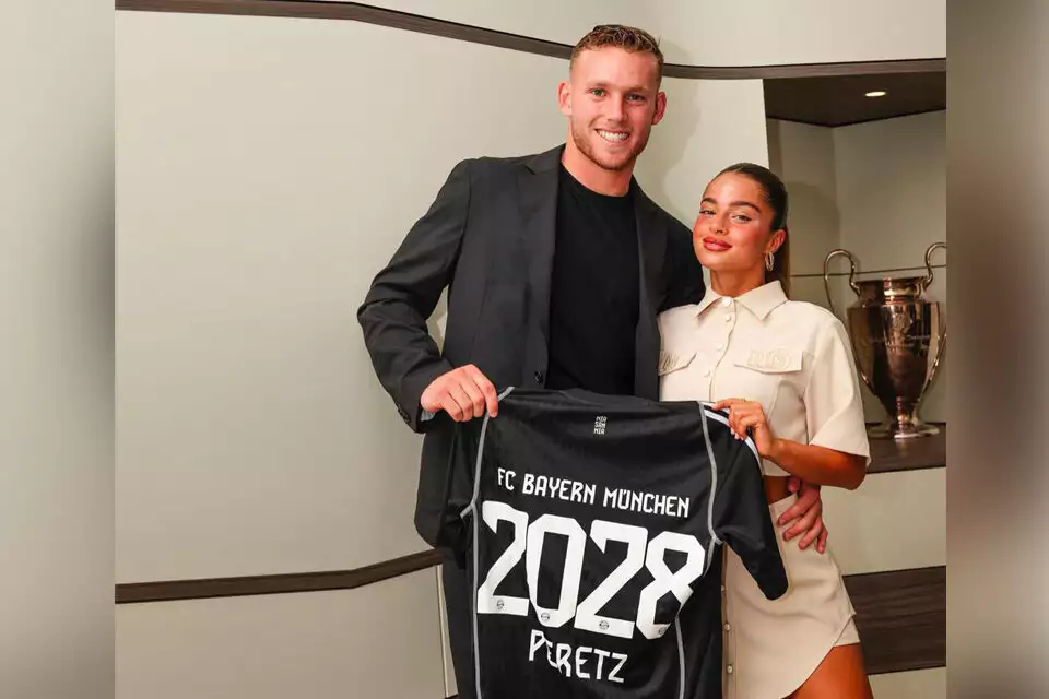 Noa Kirel And New Boyfriend Daniel Peretz Enjoying Munich